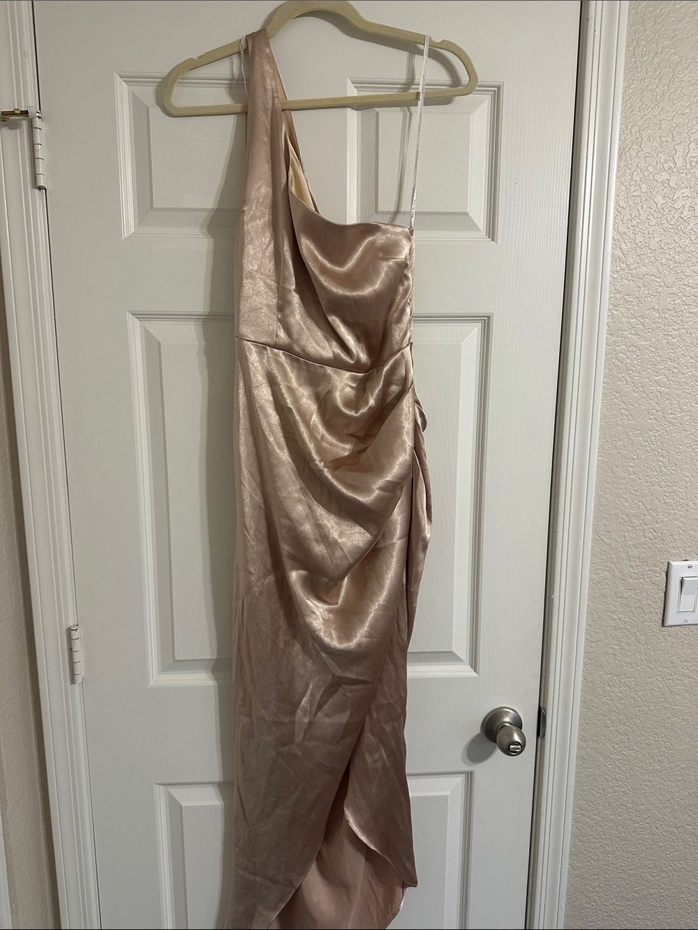 White fox One-Shoulder Satin Evening Dress in Champagne